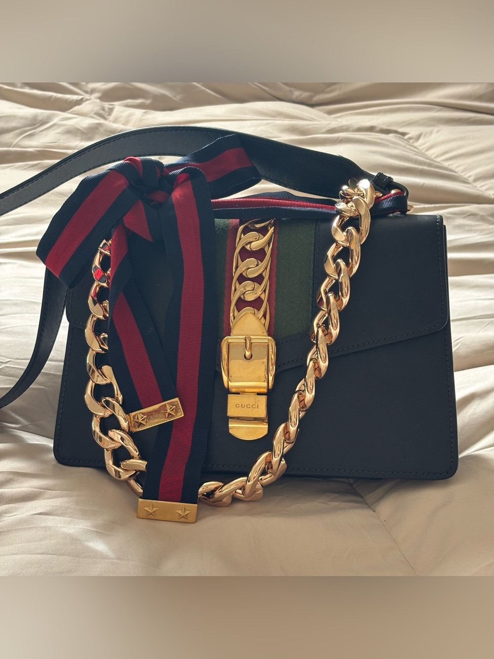 Gucci Sylvie Black Leather Shoulder Bag with Gold Chain and Red-Green Accent - Picture 13 of 17